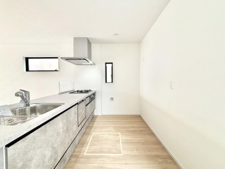 �L�b�`���@�����`Kitchen�`�@���R�������鑋�̂���L�b�`���������g���ꏊ�����炱���A�g��������l�����܂����B�������Ƃ����L�b�`���R�[�i�[�͎����L���Ȏd�オ��ƂȂ��Ă���܂��B