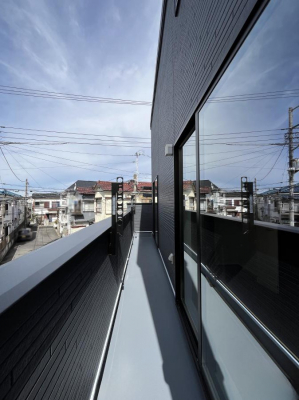 �o���R�j�[�@�����`Balcony�`  �o���R�j�[�͉������z���������݁A���z�c����󕨂��C�����悭�������Ƃ��ł��܂��B  �g���₷���J���I�ȃo���R�j�[�ł����z�����������Ղ�~�蒍���A�o���R�j�[�t���Z�܂��B  