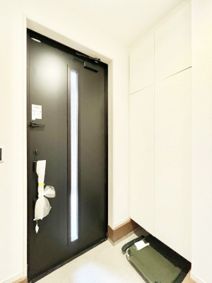 ���ց@�K���X�X���b�g�̓��������փh�A�������Ɍ���͂��Ă���܂�