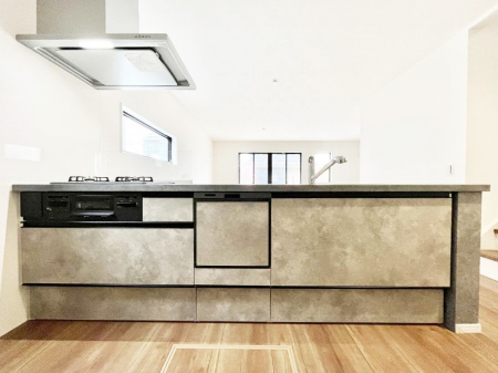 �L�b�`���@�������������I�ɁA�y�����I�V�X�e���L�b�`��