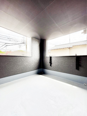 �o���R�j�[�@�������T�������`Balcony�`�@�C���i�[�o���R�j�[�͐��󕨂������X�y�[�X�Ƃ��ċ}�ȉJ�Ő��󕨂��G��Ă��܂��̂�h���ł���܂����`�F�A�ł��낢����A�Ăɂ͎�����C�ɂ����r�j�[���v�[�����y���߂܂��ˁ�