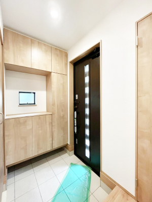 ���ց@������B�������`Entrance�`�@�Ƃ̒��ł��q�l���}����ŏ��̏ꏊ�ł��錺�ւ́A�Ƃ̈�ۂ��̂��̂ł��I�L�x�Ȍ��֎��[�ŁA����Y��ɕۂ��Ƃ��o���܂��􌺊ւɂ͂����Ղ���[�̉��ʔ��������I