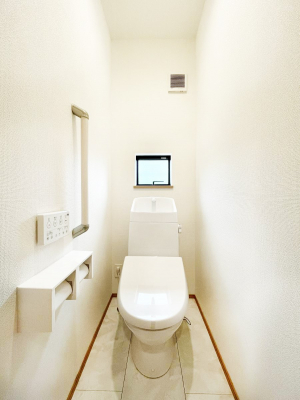 �g�C���@������B�������`Toilet�`�@�Y��E�X�b�L���E���K�ȃE�H�V�����b�g�t�g�C���ł��낰���Ԃł��B�̌������薾�邭�A���K��ԂƂȂ��Ă���܂��������g���ꏊ�����炱���̔z���ł��I