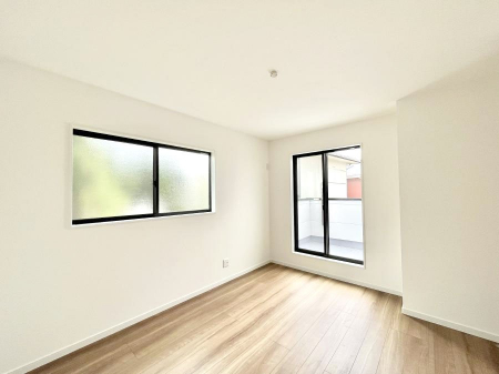 ���̑����ρ@������No.2���`Bed Room�`�@2�ʍ̌����m�ۂ������邢�����́A���ʂ����ǂ��A��ϋ��S�n�̗ǂ���ԂƂȂ��Ă���܂��B�u�₩�ȕ��������ċN���钩�́A���K�����̎n�܂�ɁI�������肪�ǂ��Z�܂���