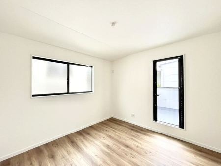 ���̑����ρ@������No.1���`Bed Room�`�@�؂̉����肪�₳�����t���[�����O�͈��炬�������炷�v���C�x�[�g��ԁB����߂̃t���[�����O�ł��̂ŁA�ǎ��Ƃ��}�b�`���A���������X�ɍL�������Ă������ʂ��B