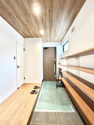 ���ց@������No.1���`Entrance�`�@�Ƃ̒��ł��q�l���}����ŏ��̏ꏊ�ł��錺�ւ́A�Ƃ̈�ۂ��̂��̂ł��I�L�x�Ȍ��֎��[�ŁA����Y��ɕۂ��Ƃ��o���܂��􌺊ւɂ͂����Ղ���[�̉��ʔ��������I