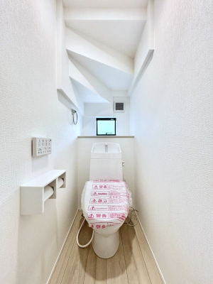 �g�C���@�������P�������`Toilet�`�@�������̂��鐅����g�C���̓E�H�V�����b�g�t���ł����g�C���͖����g�킴��𓾂Ȃ����́B����������ۂ������ł��ˁB�g�C����2��������̂Œ��̍��G���ɕ֗��ł��I