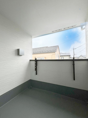 �o���R�j�[�@�������P�������`Balcony�`  �o���R�j�[�͉������z���������݁A���z�c����󕨂��C�����悭�������Ƃ��ł��܂��B  �g���₷���J���I�ȃo���R�j�[�ł����z�����������Ղ�~�蒍���A�o���R�j�[�t���Z�܂��B  