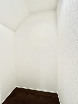 ���[�@�������Q�������`Pantry�`�@�L�b�`�����Ɏ��[�X�y�[�X��ݒu�I�H�i���X�g�b�N�ł���֗��ȏꏊ�ł��B�L�b�`���͉Ƃ̒��ł����������ꏊ�B��펞�ɔ����Ă̔��H����~�X�y�[�X�Ƃ��Ă��g����̂��S�����ł��ˁB