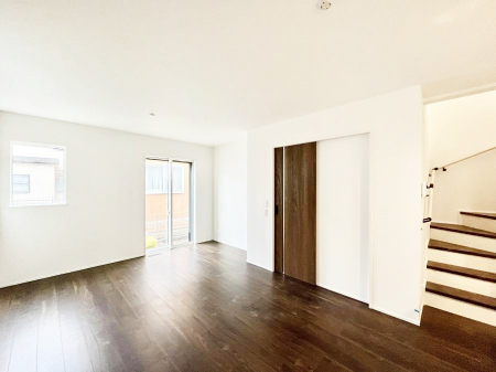 ���̑����ρ@�������Q�������`Living�`�@���r���O�ɊK�i�̂���Ԏ��ł���Ƒ��̃R�~���j�P�[�V�������X���[�Y�Ɏ��܂��ˁ��Ƃ肠���炵�ƐS�n�悢�Z�����a���ґ�Ȏ��Ԃ����Ƒ��݂�Ȃł��߂����������B