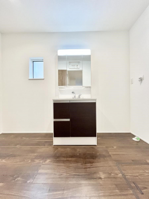 ���ʑ�E���ʏ��@�������Q�������`Dressing Room�`�@�Â��Ȃ肪���Ȑ��ʏ�����������ƍ̌��Ɗ��C���\�Ȃ̂ŋC�����悭���g�������܂��B�O�ʋ��^�C�v�̐��ʑ�͋������[�ŎU�炩�肪���Ȑ��ʏ����X�b�L����