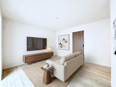 ���r���O�@�����`Living�`�@�Ƒ��̉�b��Ί炪�s���������r���O�ł��B�q���������Ă�p�����Ȃ���A�傫�ȃ\�t�@��_�C�j���O�e�[�u���ł������H���������肭�났�����􂻂�Ȗ������������Ԃł��I���Ƌ��CG�ł�