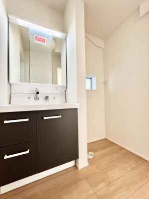 ���̑��@�L�X�Ƃ�Ƃ�̂��郉���h���[�X�y�[�X�B  