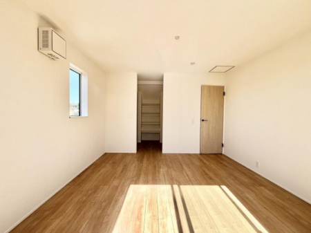 ���̑����ρ@�����`Bed Room�`  �u��������������l�v�Ƃ��v�w�ł�����肭�낰��Q���B  �����̉Ǝ��₨�d���ɔ�ꂽ���̓t�J�t�J�̃x�b�g�Ŗ�����Ă��������B�e���r��{�I�������Ă����K�ȍL����������