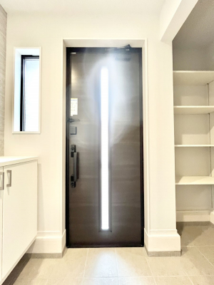 ���ց@�����`Entrance�`�@�Ƃ̒��ł��q�l���}����ŏ��̏ꏊ�ł��錺�ւ́A�Ƃ̈�ۂ��̂��̂ł��I�L�x�Ȍ��֎��[�ŁA����Y��ɕۂ��Ƃ��o���܂��􌺊ւɂ͂����Ղ���[�̉��ʔ��������I