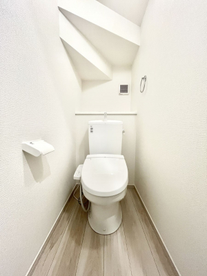 �g�C���@�����`Toilet�`�@�Y��E�X�b�L���E���K�ȃE�H�V�����b�g�t�g�C���ł��낰���Ԃł��B�g�C���͖����g�킴��𓾂Ȃ����́B����������ۂ������ł��ˁB�g�C����2��������̂Œ��̍��G���ɕ֗��ł��I