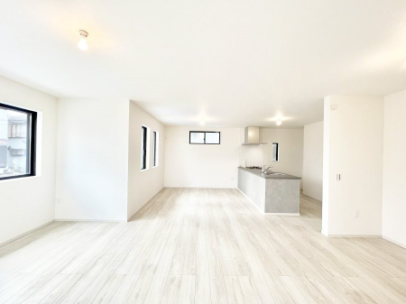 ���r���O�@�Ƒ��c���̎��Ԃ����������Ȃ��났�̃��r���O�_�C�j���O�B   