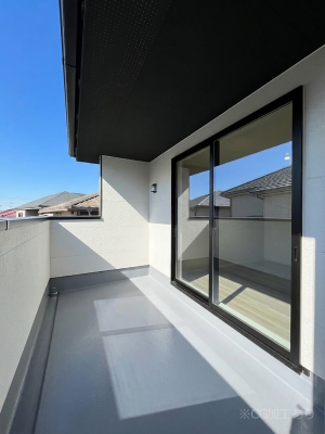 �o���R�j�[�@�����`Balcony�`  �o���R�j�[�͉������z���������݁A���z�c����󕨂��C�����悭�������Ƃ��ł��܂��B  �g���₷���J���I�ȃo���R�j�[�ł����z�����������Ղ�~�蒍���A�o���R�j�[�t���Z�܂��B  