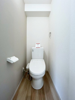 �g�C���@�����`Toilet�`�@�Y��E�X�b�L���E���K�ȃE�H�V�����b�g�t�g�C���ł��낰���Ԃł��B�g�C���͖����g�킴��𓾂Ȃ����́B����������ۂ������ł��ˁB�g�C����2��������̂Œ��̍��G���ɕ֗��ł��I