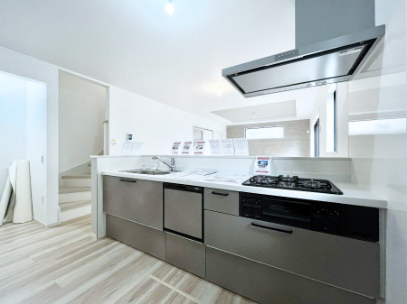 �L�b�`���@�����`Kitchen�`  ���r���O�����n����J�E���^�[�L�b�`���B  ���������Ȃ���Ƒ��ƃR�~���j�P�[�V�������Ƃ�邾���łȂ��A�傫�ȊJ���������邱�Ƃ��ł��܂��B  ���q�l�̐����������邱�Ƃ��ł��܂��ˁI