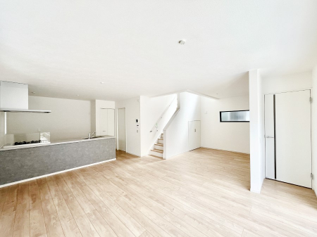 ���r���O�@�Ƒ��c���̎��Ԃ����������Ȃ��났�̃��r���O�_�C�j���O�B   �@