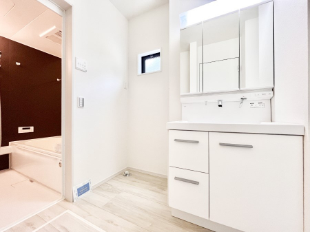 ���̑��@�����`Dressing Room�`�@�Â��Ȃ肪���Ȑ��ʏ�����������ƍ̌��Ɗ��C���\�Ȃ̂ŋC�����悭���g�������܂��B�O�ʋ��^�C�v�̐��ʑ�͋������[�ŎU�炩�肪���Ȑ��ʏ����X�b�L����