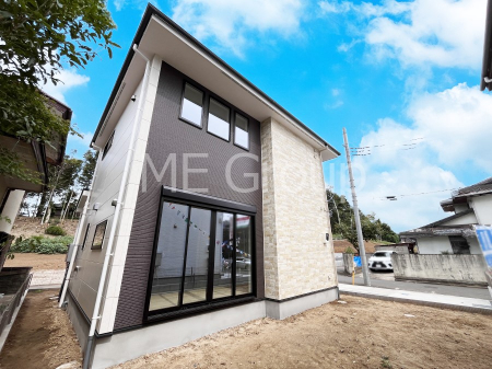 ���n�O�ώʐ^�@�O�ρ`Exterior�`  ��ˌ��Ă̑傫�ȃ����b�g�́A�����B�́u�y�n�v���u���R�Ɂv�g���鎖�ł��B  �K�[�f�j���O��c�h�x�C�Ԃ�o�C�N�̎�ȂǗl�X�ȗp�r�ŗ��p�ł��܂��B