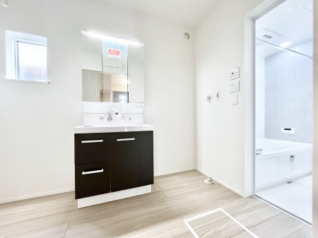 ���̑��@�����`Dressing Room�`�@�Â��Ȃ肪���Ȑ��ʏ�����������ƍ̌��Ɗ��C���\�Ȃ̂ŋC�����悭���g�������܂��B�O�ʋ��^�C�v�̐��ʑ�͋������[�ŎU�炩�肪���Ȑ��ʏ����X�b�L����