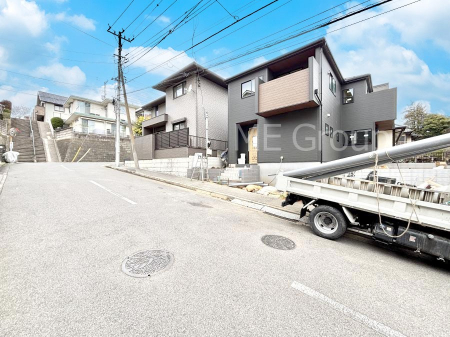 ���n�O�ώʐ^�@�O�ρ`Exterior�`   �O�ʓ��H�͊ՐÂȏZ��n���͂���Ԓʂ�̏��Ȃ����H�B���Ԃ̏o��������炭�炭�ł��I���s���_�E���n���w�̂���]�́A���C�y�ɂ��₢���킹���������I