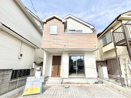 ���n�O�ώʐ^�@�O�ρ`Exterior�`�@��s���œ���̃X���[���C�t���΂Ɉ͂܂ꂽ�y�n�͓s��̌�����Y���ꂻ���B�l�G��ʂ��Ď��R�ƐG�ꍇ����X�|�b�g�����ӂɂ͐��肾������I�Z�݂����Ȃ�ƁB��炵�������B