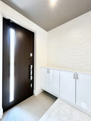 ���ց@�������R�������`Entrance�`�@�Ƃ̒��ł��q�l���}����ŏ��̏ꏊ�ł��錺�ւ́A�Ƃ̈�ۂ��̂��̂ł��I�L�x�Ȍ��֎��[�ŁA����Y��ɕۂ��Ƃ��o���܂��􌺊ւɂ͂����Ղ���[�̉��ʔ��������I