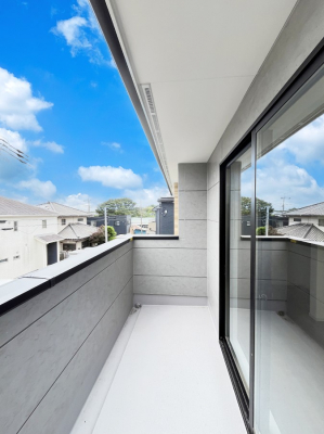 �o���R�j�[�@�����`Balcony�`  �o���R�j�[�͉������z���������݁A���z�c����󕨂��C�����悭�������Ƃ��ł��܂��B  �g���₷���J���I�ȃo���R�j�[�ł����z�����������Ղ�~�蒍���A�o���R�j�[�t���Z�܂��B  