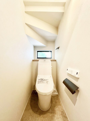 �g�C���@�����`Toilet�`�@�Y��E�X�b�L���E���K�ȃE�H�V�����b�g�t�g�C���ł��낰���Ԃł��B�g�C���͖����g�킴��𓾂Ȃ����́B����������ۂ������ł��ˁB�g�C����2��������̂Œ��̍��G���ɕ֗��ł��I