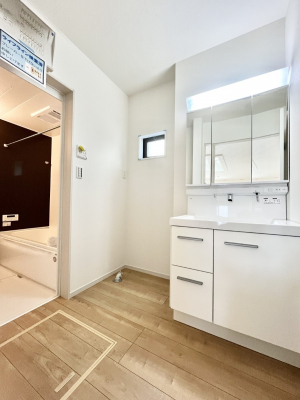 ���̑��@������1�������`Dressing Room�`�@�Â��Ȃ肪���Ȑ��ʏ�����������ƍ̌��Ɗ��C���\�Ȃ̂ŋC�����悭���g�������܂��B�O�ʋ��^�C�v�̐��ʑ�͋������[�ŎU�炩�肪���Ȑ��ʏ����X�b�L����