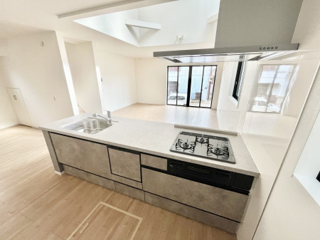 �L�b�`���@������1�������`Kitchen�`�@�u���������͉�����낤�v����ȃL�b�`���Ȃ�v�������藿�����ł����Ⴂ�܂��B�L�b�`������̓��r���O����]�ł��܂��B�Ƒ����Ȃ��邨�Ƃ������ɂ������܂��B