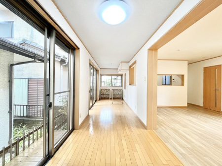 ���̑��@���r���O�ɑ����t���[�X�y�[�X�͏_�炩�ȗz�˂�������������