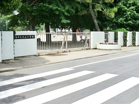 ���ӊ��@���w�Z 500m �D���s���O�R���w�Z