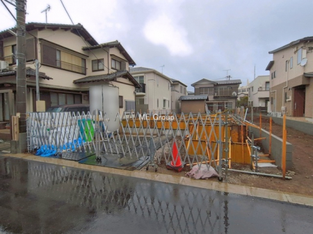 ���n�O�ώʐ^�@�`Exterior�`�@�ՐÂȏZ��n�Ŏq��ĉƑ��Ƀs�b�^���B�����̂��U�������K�ȗ΂Ɍb�܂ꂽ�G���A�ŁA���R�ɕ�܂ꂽ���₩�ȕ�炵���������邽�߂́A��Ƃ肠��Z���������Ă��܂��B