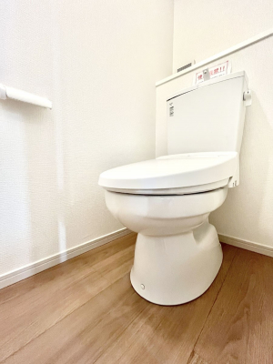 �g�C���@�g�C����1�K��2�K���ꂼ��ɔz�u����Ă��ĂƂĂ��֗��ł��B 