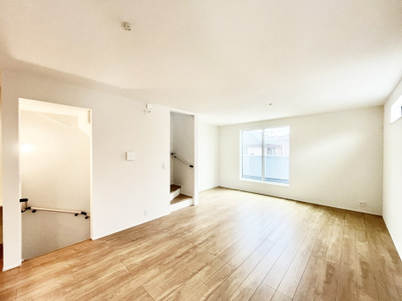 ���̑����ρ@�Ƒ��̏Ί炪���R�Ɛ��܂�Ă���A����ȕ��͋C�̃_�C�j���O�Ɏd�オ���Ă��܂� 