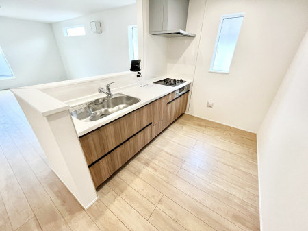 �L�b�`���@���������Ȃ���ł����Ƒ��Ƃ̉�b���y���߂�ΖʃL�b�`��