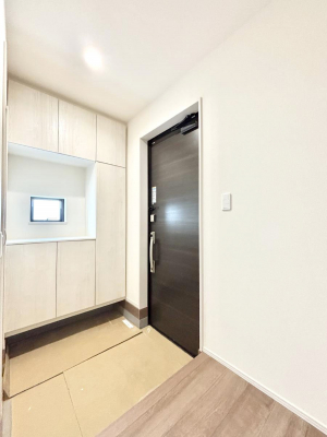 ���ց@�����`Entrance�`�@�Ƃ̒��ł��q�l���}����ŏ��̏ꏊ�ł��錺�ւ́A�Ƃ̈�ۂ��̂��̂ł��I�L�x�Ȍ��֎��[�ŁA����Y��ɕۂ��Ƃ��o���܂��􌺊ւɂ͂����Ղ���[�̉��ʔ��������I
