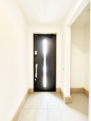 ���ց@�K���X�X���b�g�̓��������փh�A�������Ɍ���͂��Ă���܂�