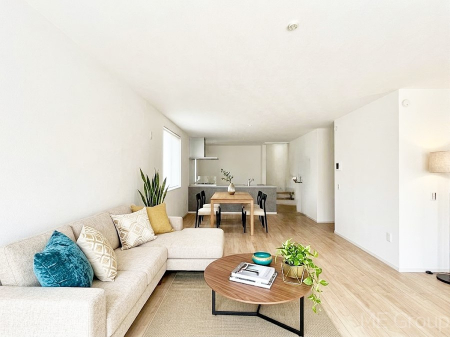 ���r���O�@�������������͋C�̂k�c�j�͉Ƒ��݂�Ȃ̉��K��ԁ��Ƌ��CG�ł�