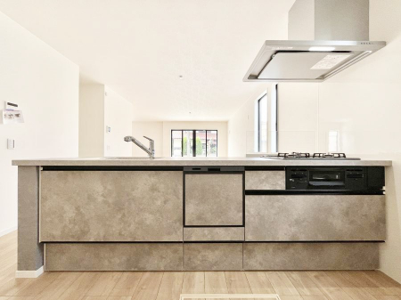 �L�b�`���@�������������I�ɁA�y�����I�V�X�e���L�b�`��