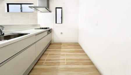 ���̑����ρ@�����`Kitchen�`�@�L�b�`���ݔ��͂R���K�X�R�����t����X�y�[�X�ɂ���Ƃ肪����A���X�̉Ǝ����͂��ǂ肻���ł��ˁ􁦓��d�l�ʐ^  