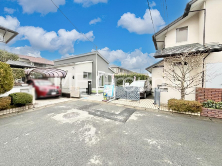 ���n�O�ώʐ^�@�O�ρ`Exterior�`�@�O�ʓ��H�F���U�������@�O�ʓ��H�͊ՐÂȏZ��n���͂���Ԓʂ�̏��Ȃ����H�B���Ԃ̏o��������炭�炭�ł��I���s���_�E���n���w�̂���]�́A���C�y�ɂ��₢���킹���������I