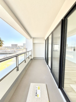 �o���R�j�[�@�����`Balcony�`  �o���R�j�[�͉������z���������݁A���z�c����󕨂��C�����悭�������Ƃ��ł��܂��B�g���₷���J���I�ȃo���R�j�[�ł����z�����������Ղ�~�蒍���A�o���R�j�[�t���Z�܂��B  