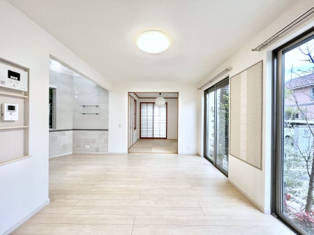 ���̑����ρ@���Ƒ��̉�b���͂��ށA�J���I�ȃ_�C�j���O