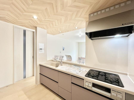 �L�b�`���@�������Q�������`Kitchen�`�@�u���������͉�����낤�v����ȃL�b�`���Ȃ�v�������藿�����ł����Ⴂ�܂��B�L�b�`������̓��r���O����]�ł��܂��B�Ƒ����Ȃ��邨�Ƃ������ɂ������܂��B